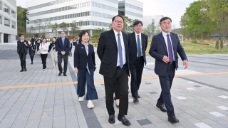 陳國基率團考察南韓世宗共同校區-為北都大學城規劃建設作參考