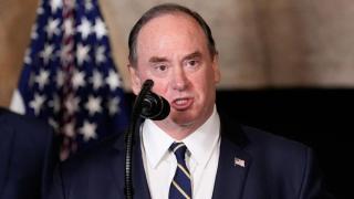 美媒爆美海軍部長費倫因與防長赫格塞思不和-遭倉促解職