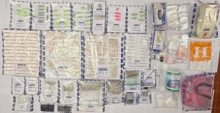 警方土瓜灣道檢51萬元毒品包括可卡因及冰毒-17歲外籍少年被拘