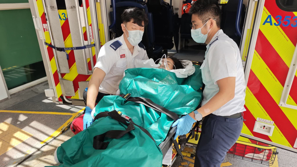 在西貢佛堂門燈塔打卡跣腳墮海-內地婦昏迷送院搶救