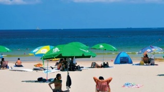 三泳灘引市場營運模式-康文署指大前提不影響市民享用權利