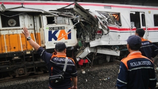 印尼西爪哇省兩火車相撞---至少14死84傷