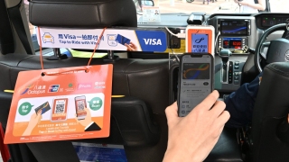 陳美寶-暫接獲65宗的士電子收費相關投訴--涉未提供媒介或收手續費等