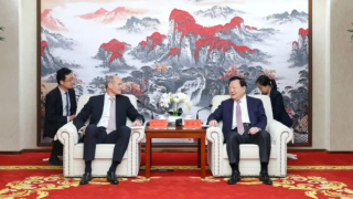 夏寶龍會見怡和集團執行主席班哲明-凱瑟克一行
