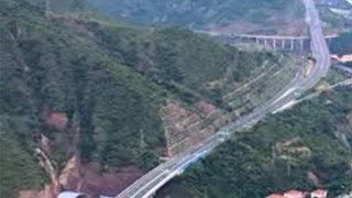 雲南元陽客車翻側7死12傷-國務院安委會掛牌督辦