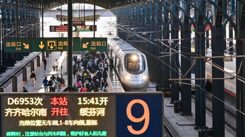 五一黃金周丨假期首日迎客流高峰　全國鐵路料發送2480萬人次