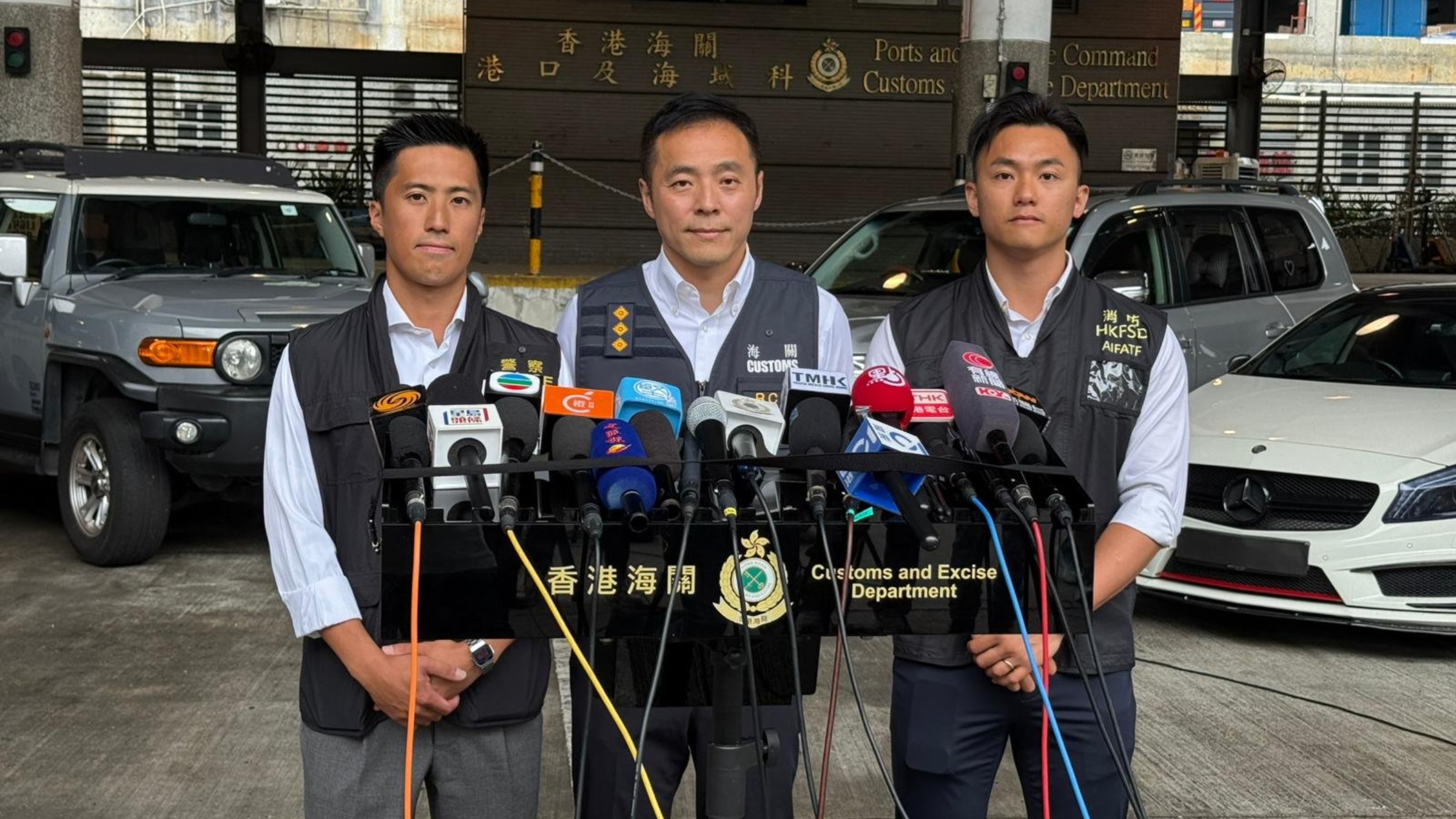 有片-海關消防警方聯合破黑社會操控非法加油站--檢逾21000公升非法燃油拘捕27人