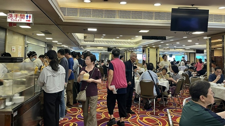 母親節-中式酒樓生意額減0-5億至3-5億-黃家和-飲食模式改變中式餐飲非首選