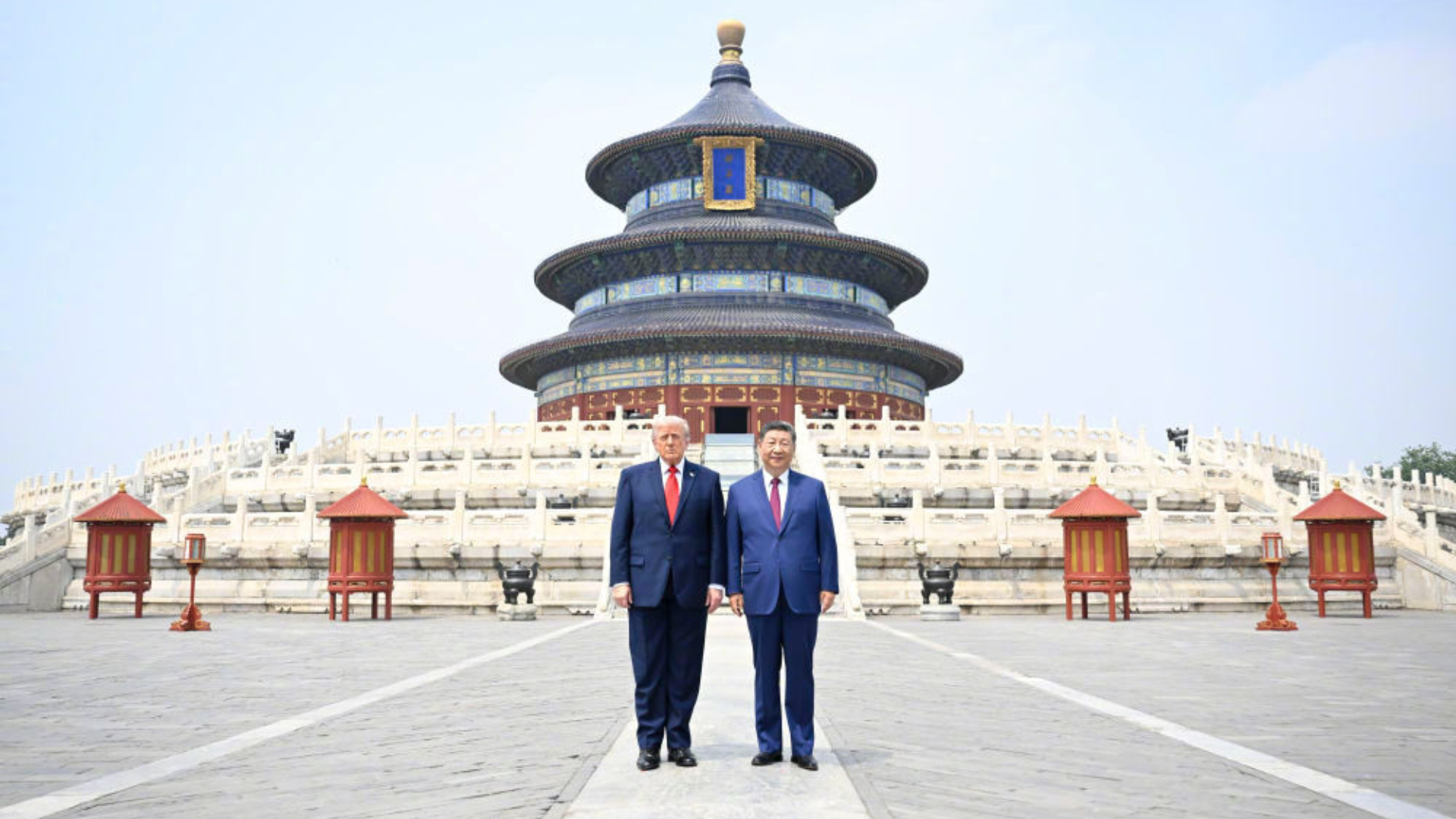 有片-習近平與特朗普參觀天壇-祈年殿廣場合影