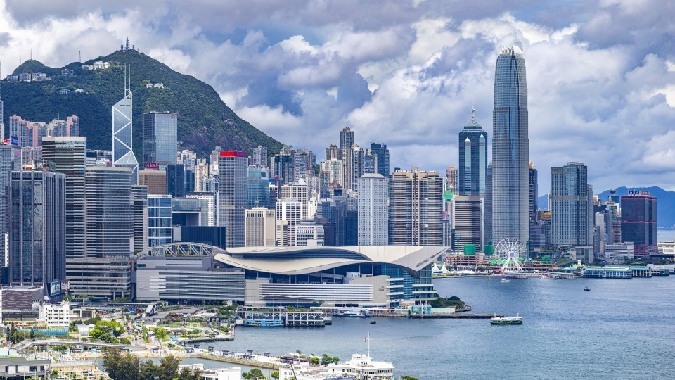韓成科-天時地利人和榮登-世一--全力打造國際資金-集聚港