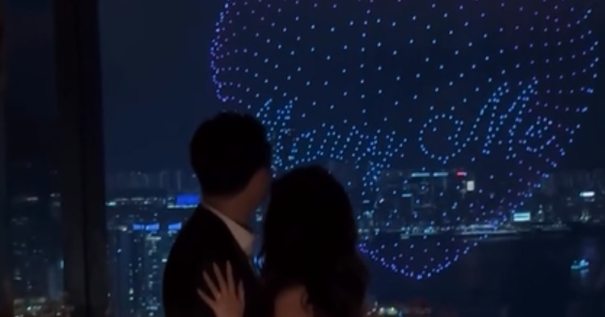 有片-尖沙咀無人機求婚轟動全城主角現身解話-網民估算花費至少六位數