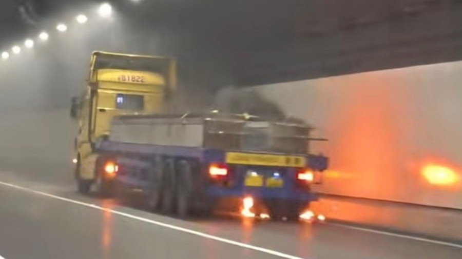 港珠澳大橋海底隧道拖頭起火-往珠海及澳門方向管道一度全線封閉