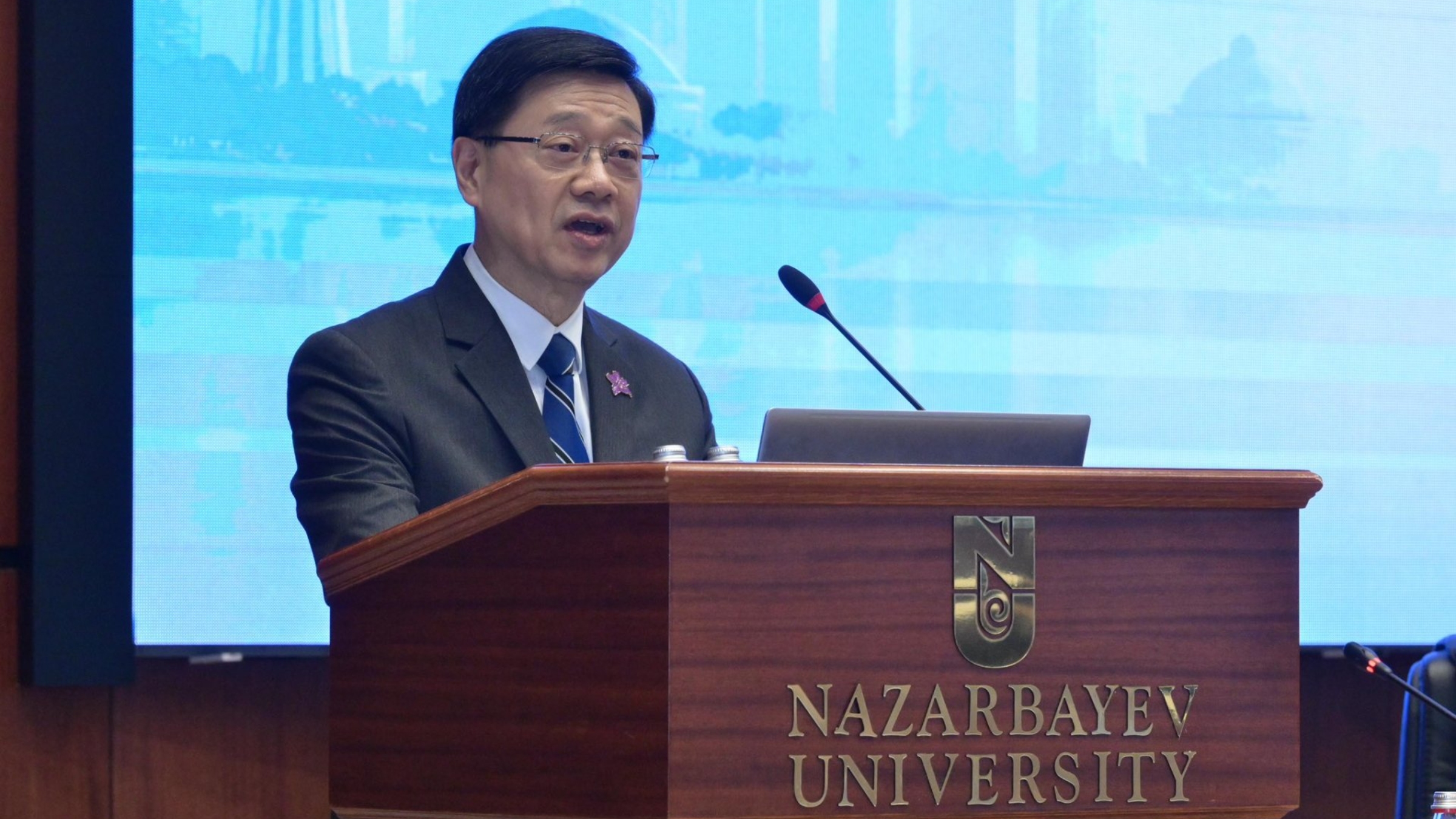 訪問中亞-李家超訪納扎爾巴耶夫大學-鼓勵校方進一步加強與香港大專院校合作