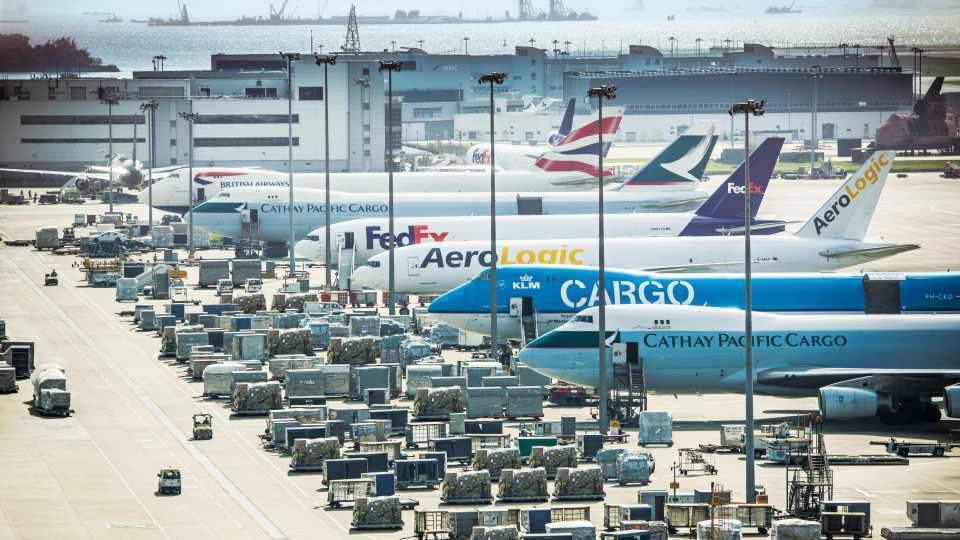 議員關注飛機深夜噪音影響東涌居民-當局稱航空科技進步有助降低聲浪
