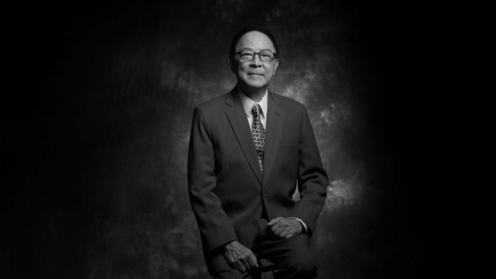 羅淑佩-鍾景輝離世是香港演藝界重大損失-永遠懷念戲劇大師卓越貢獻