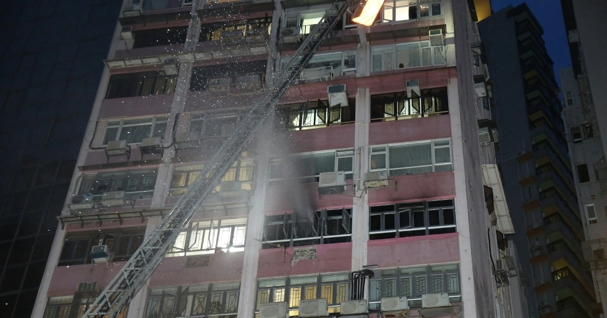 佐敦道耀棠閣單位凌晨起火-六旬男住客昏迷送院