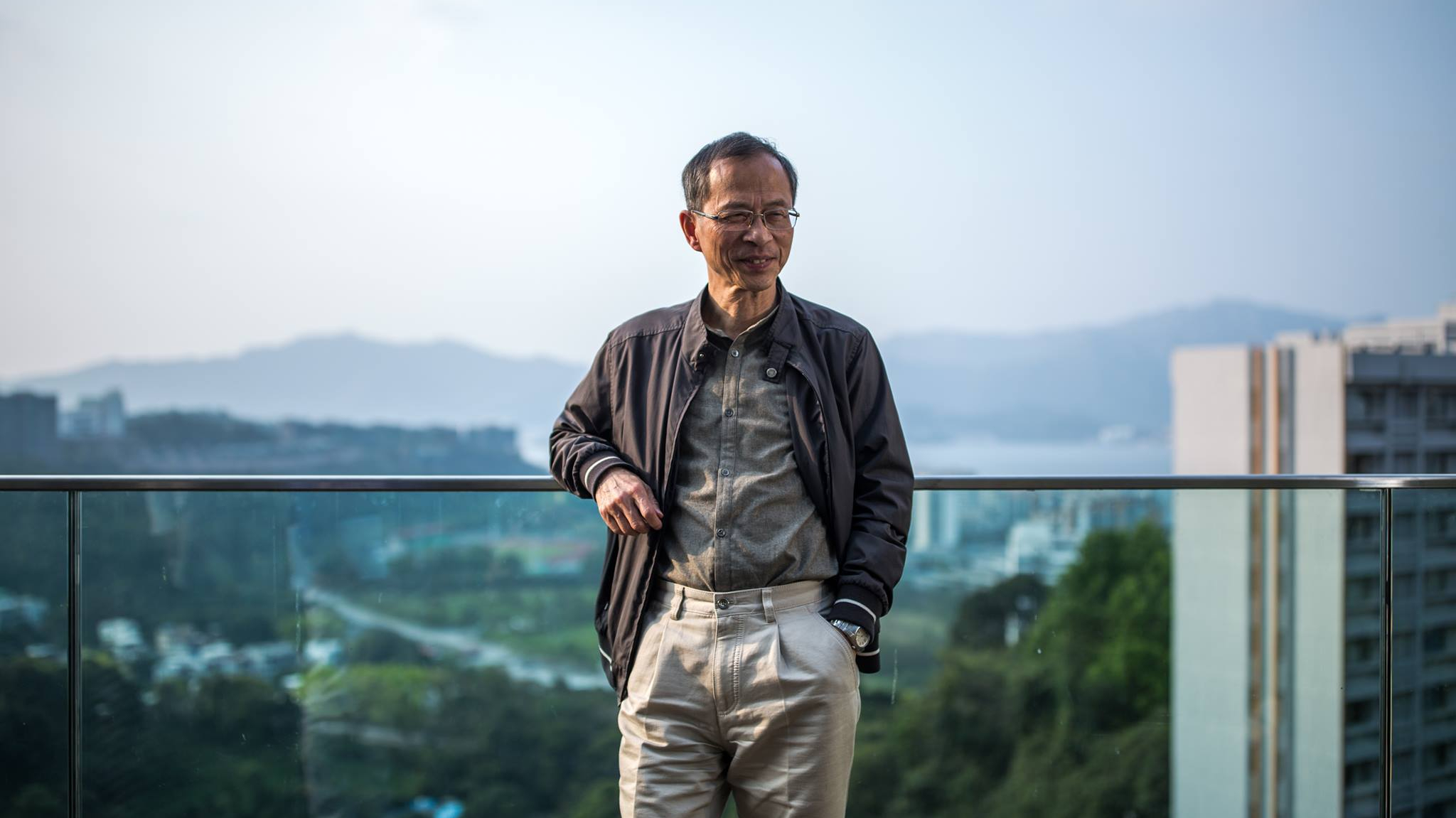 佬文青的世界---真摯動人的回憶錄-政治起伏也平常-香港的真正-知識分子-曾鈺成