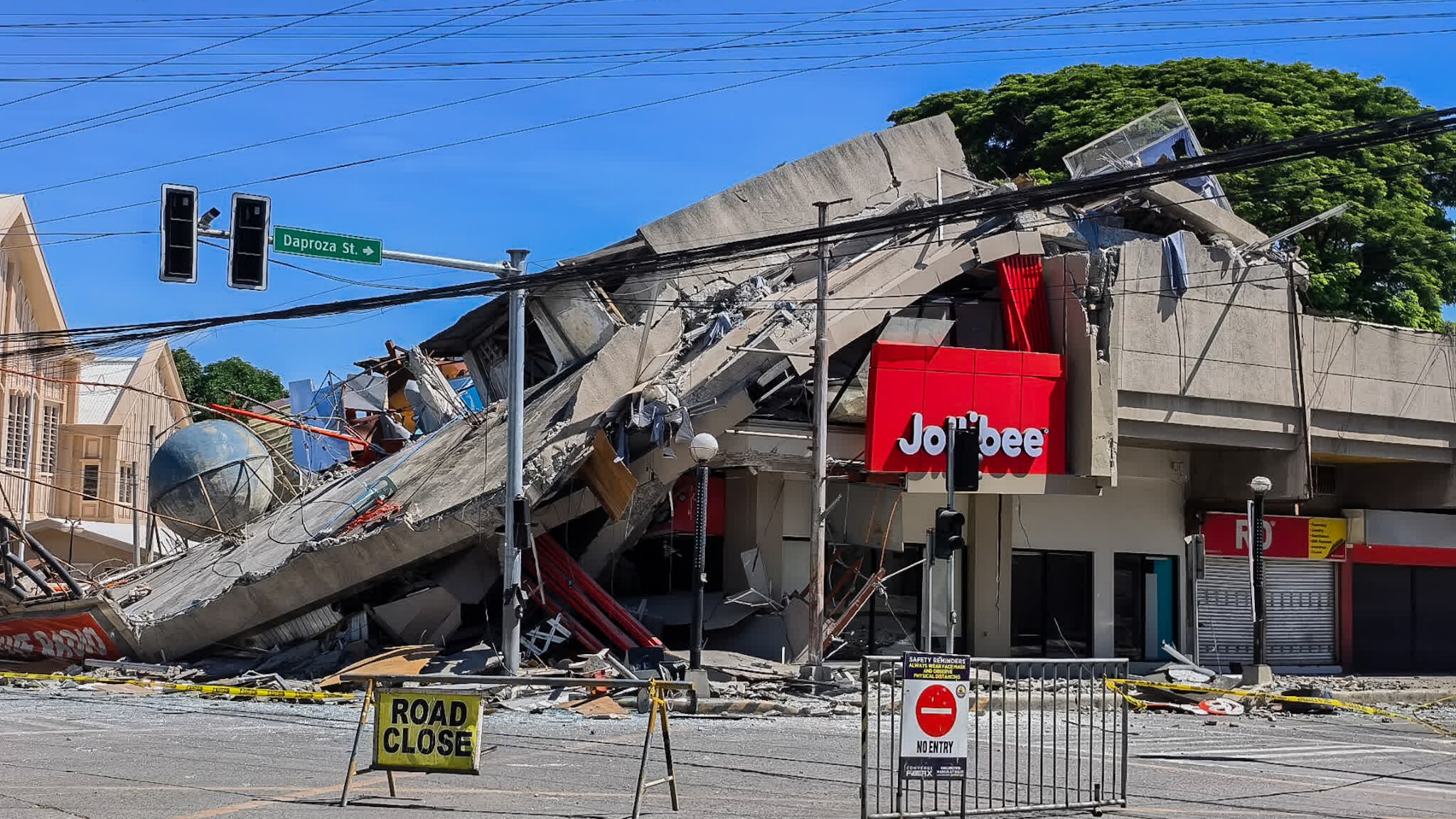 菲律賓7-8級地震已致15死134傷-當地多棟建築倒塌