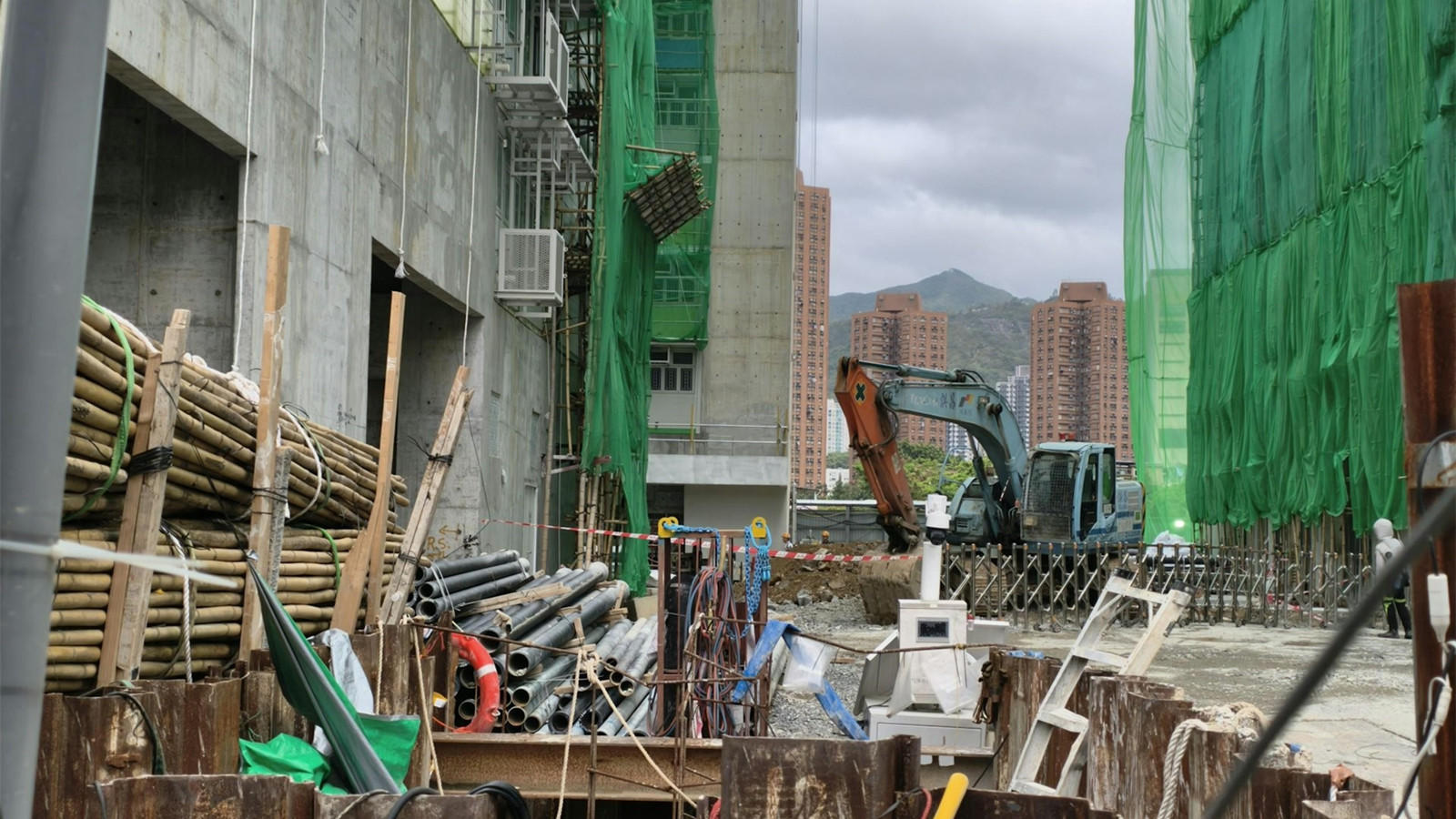 屯門簡約公屋地盤男工墮斃-建築署-暫停外牆工程責成調查