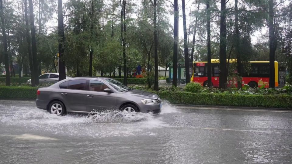 廣東省啟動水利防汛-級應急響應-應對強降雨及高考期間汛情