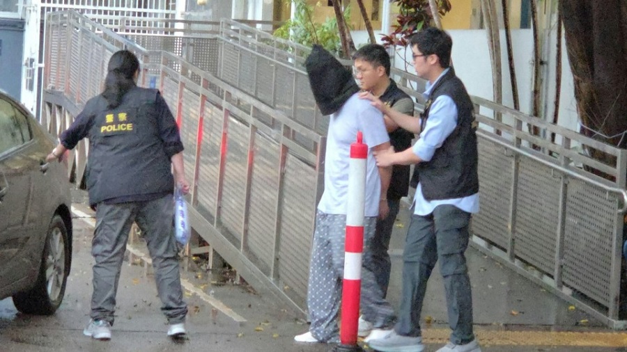 65歲男子涉九巴非禮前座中三女生申保釋被拒-押8-3再審