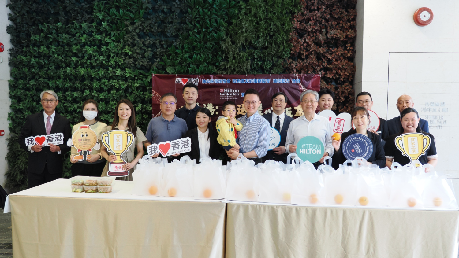 同心愛港-敬送愛心飯盒-公益活動圓滿舉行-社區團體與商戶合作傳遞正能量