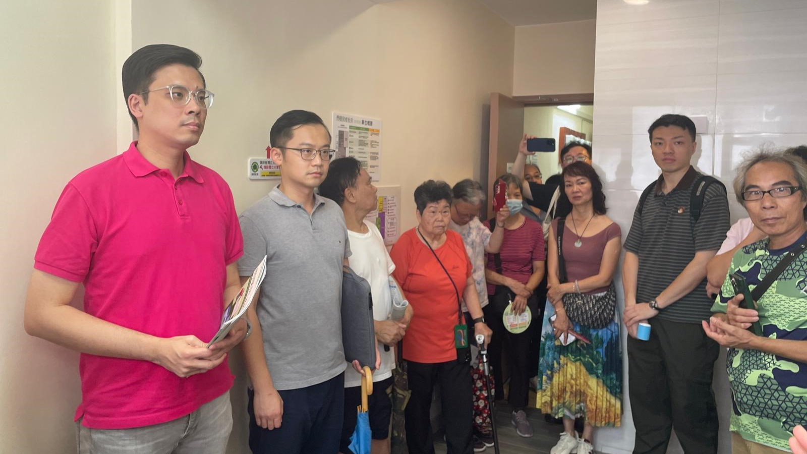 議員團體帶領簡樸房業主參觀樣板房-即場解答改裝疑難