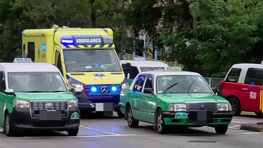 有片-熱話-屯門救護車響號被綠的-頂死--網民斥-阻住救命