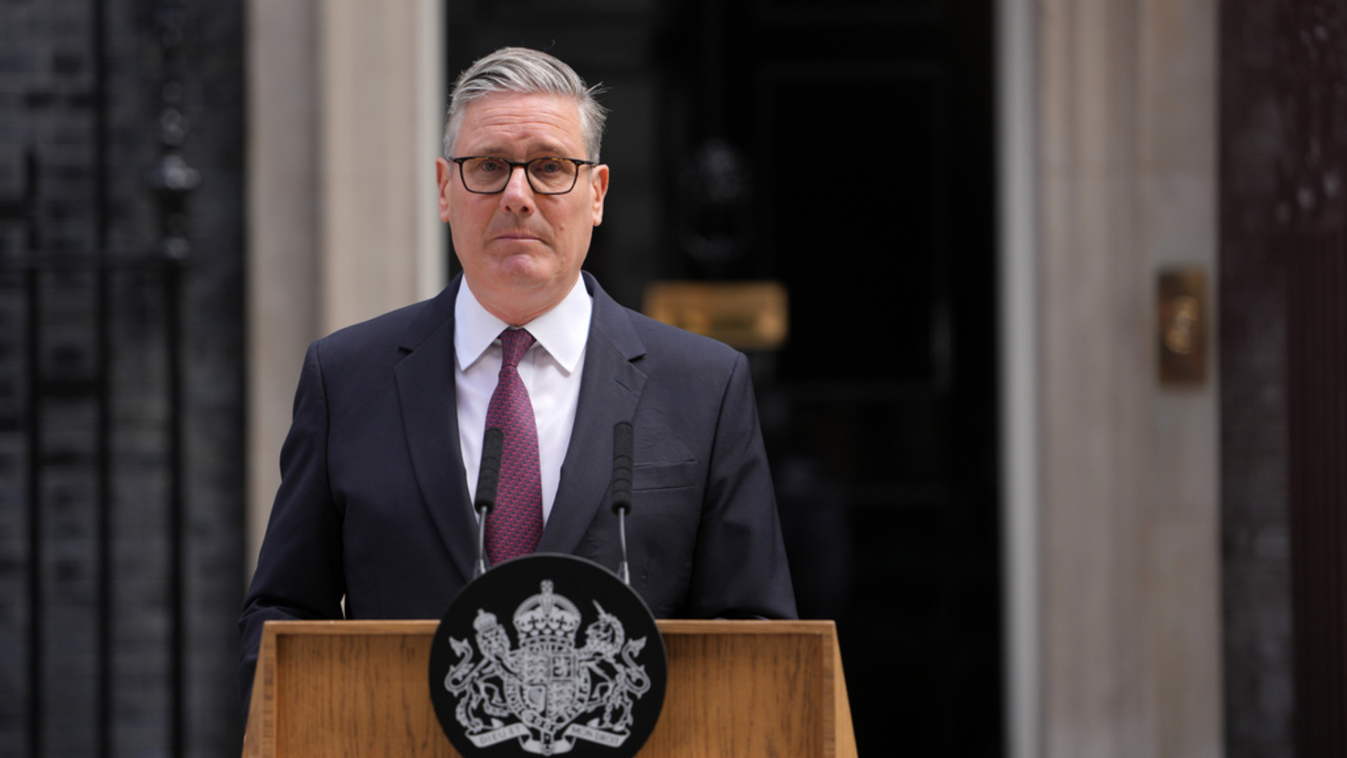英國首相施紀賢宣布辭職-將留任至選出新黨魁