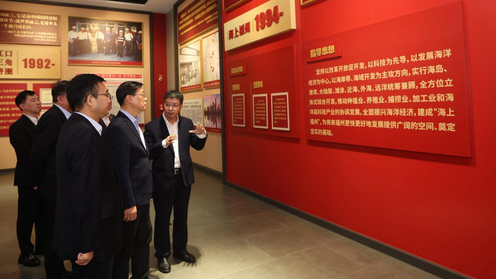 李家超參訪-3820-戰略工程成就展--指對編製香港五年規劃具啟發性
