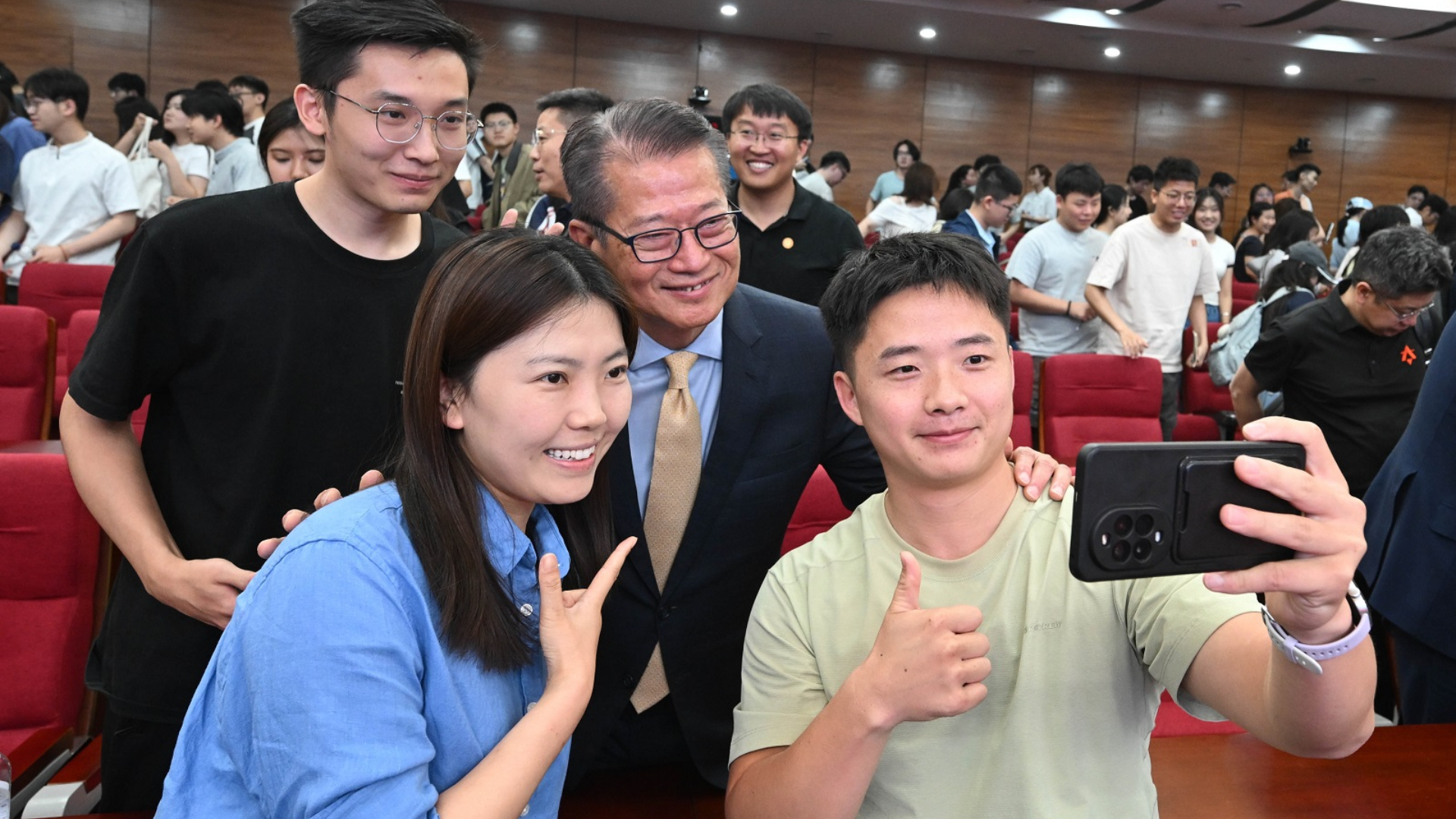 陳茂波-港可助內地創科企業精準對接全球市場-亦促自身發展和功能提升