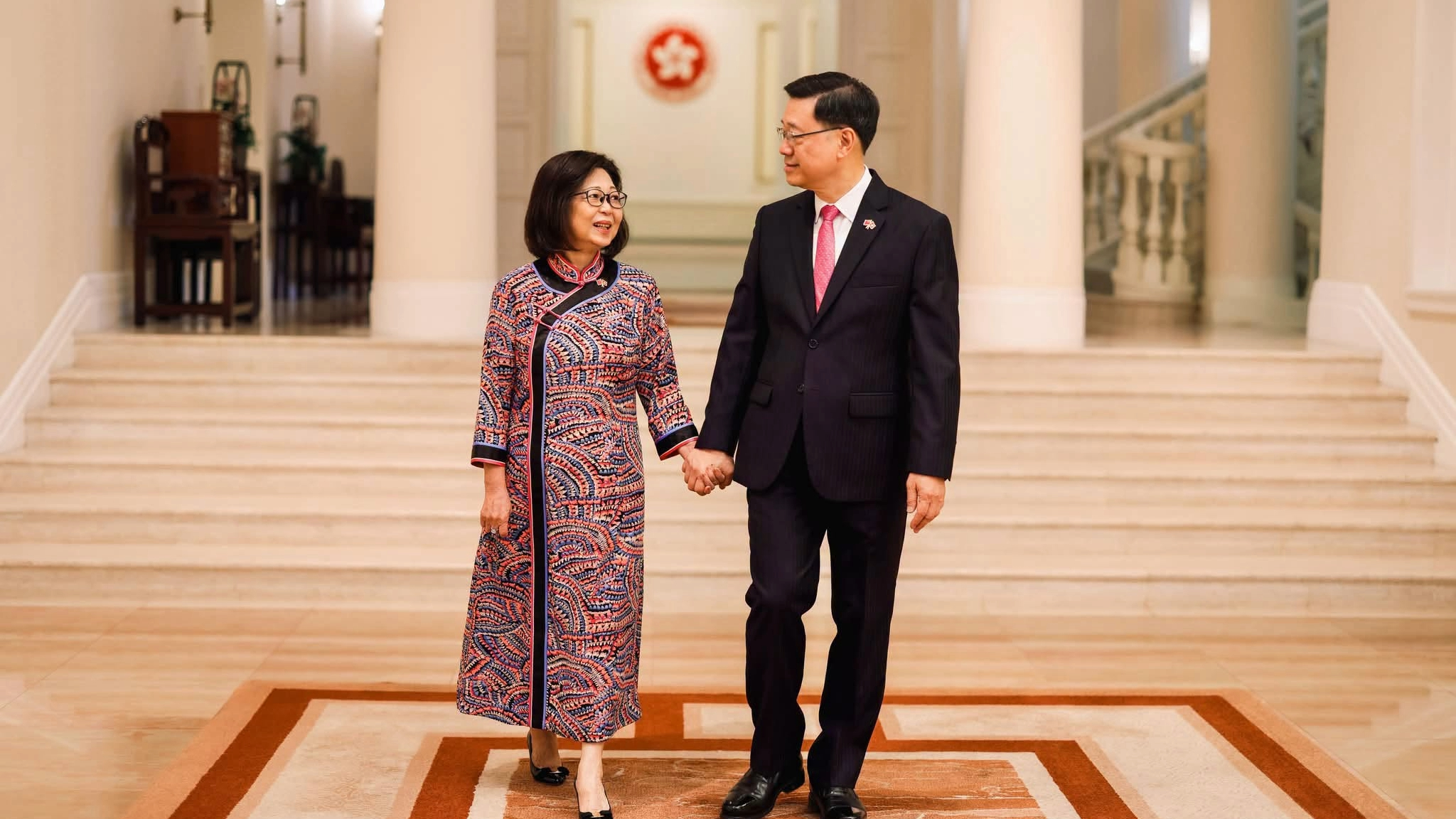 回歸29周年-李家超感謝妻子長期相伴扶持-得以全力深耕經濟發展和民生福祉