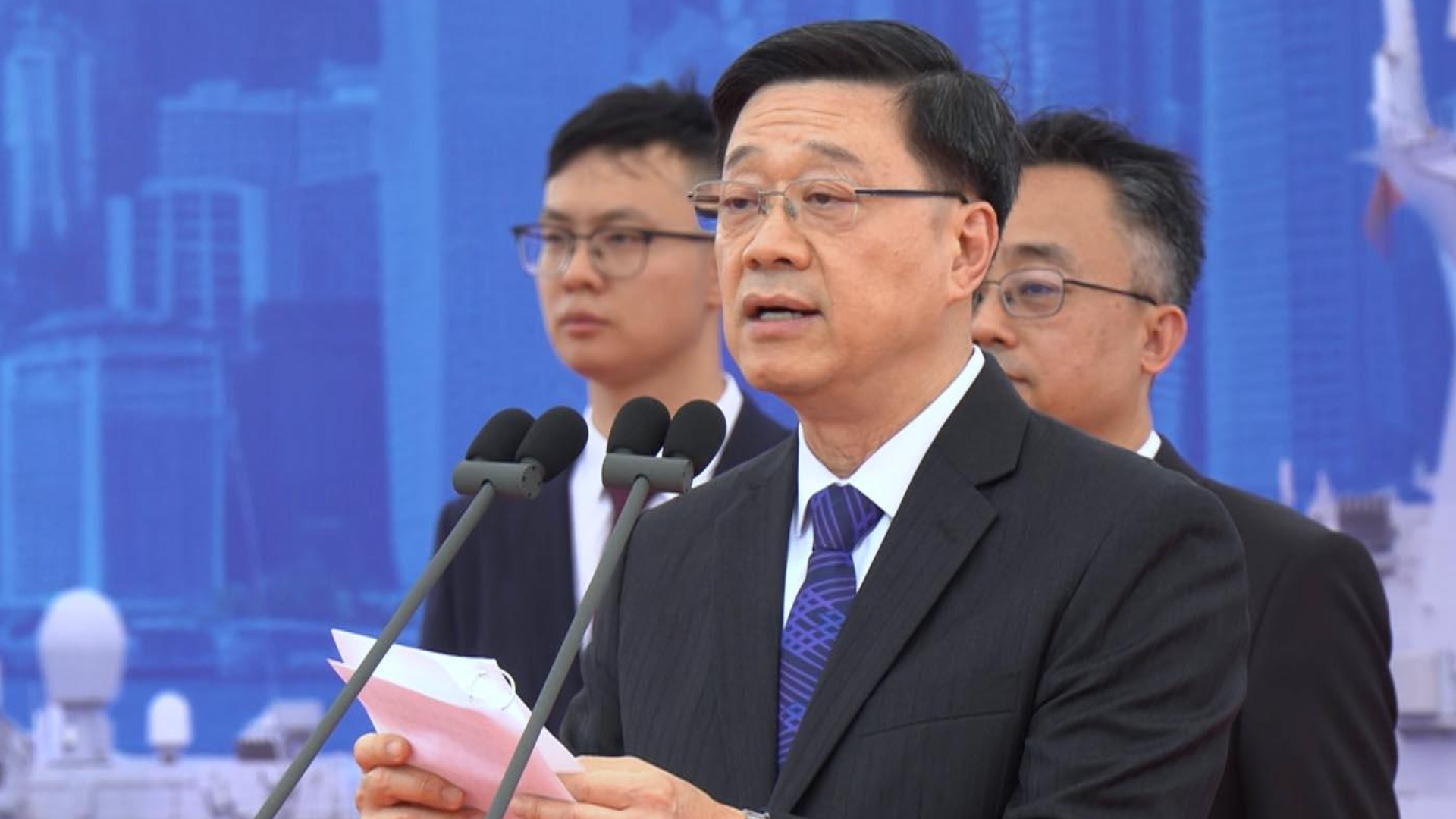 李家超出席南寧艦編隊歡迎儀式-體現國家高度重視-堅定民族自信厚植愛國情懷