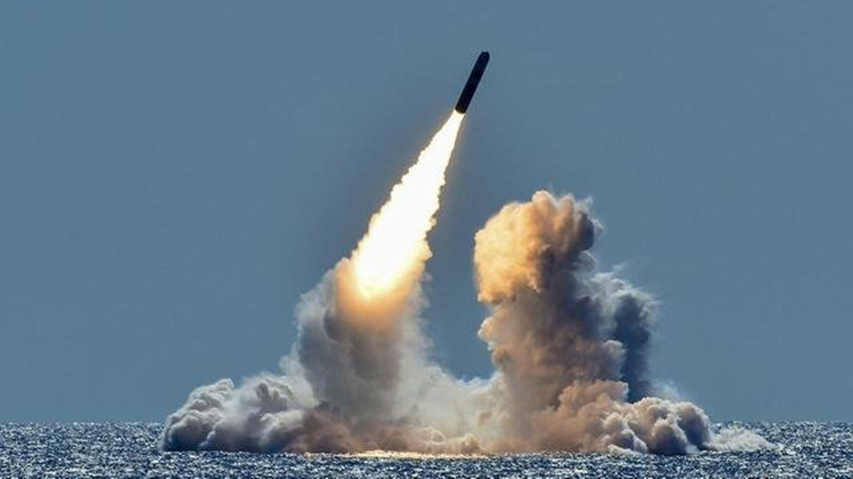 中國海軍成功試射潛射戰略導彈-準確落入預定海域