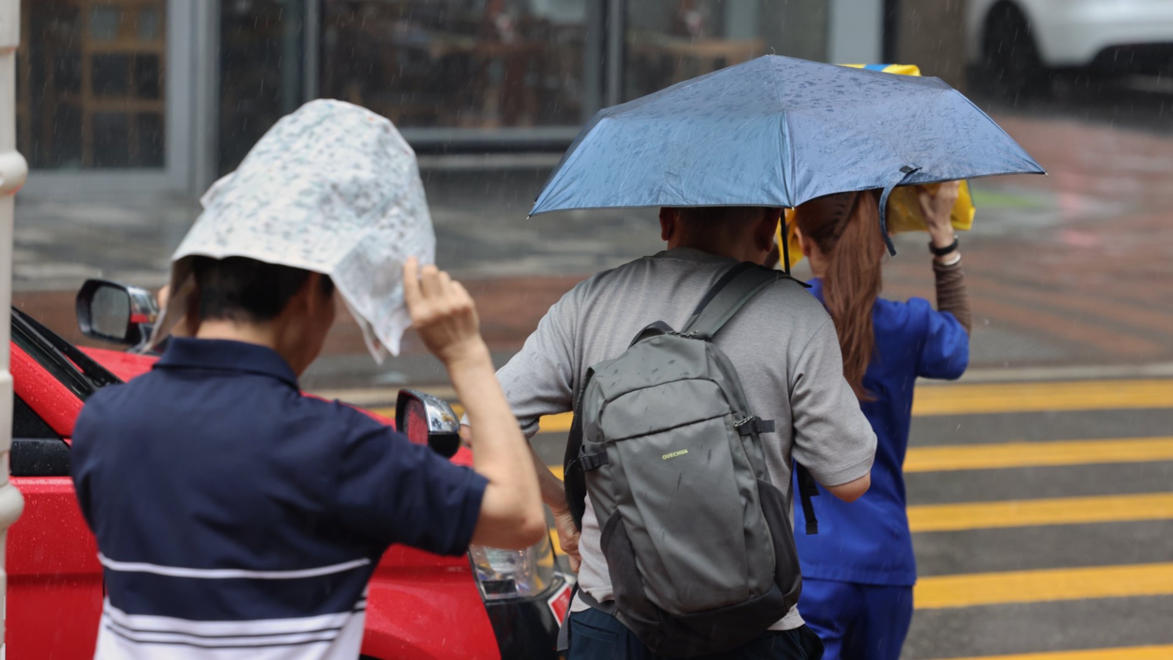 天文台-料本港未來一兩日天氣仍不穩-部分地區雨勢頗大及有狂風雷暴