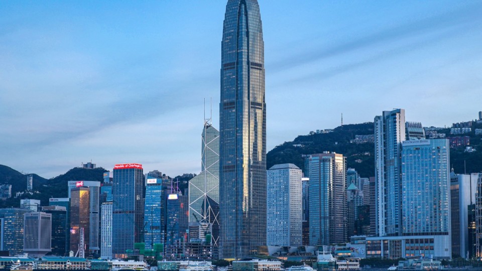 鄭翔玲-背靠祖國天地寬-服務大局正當時