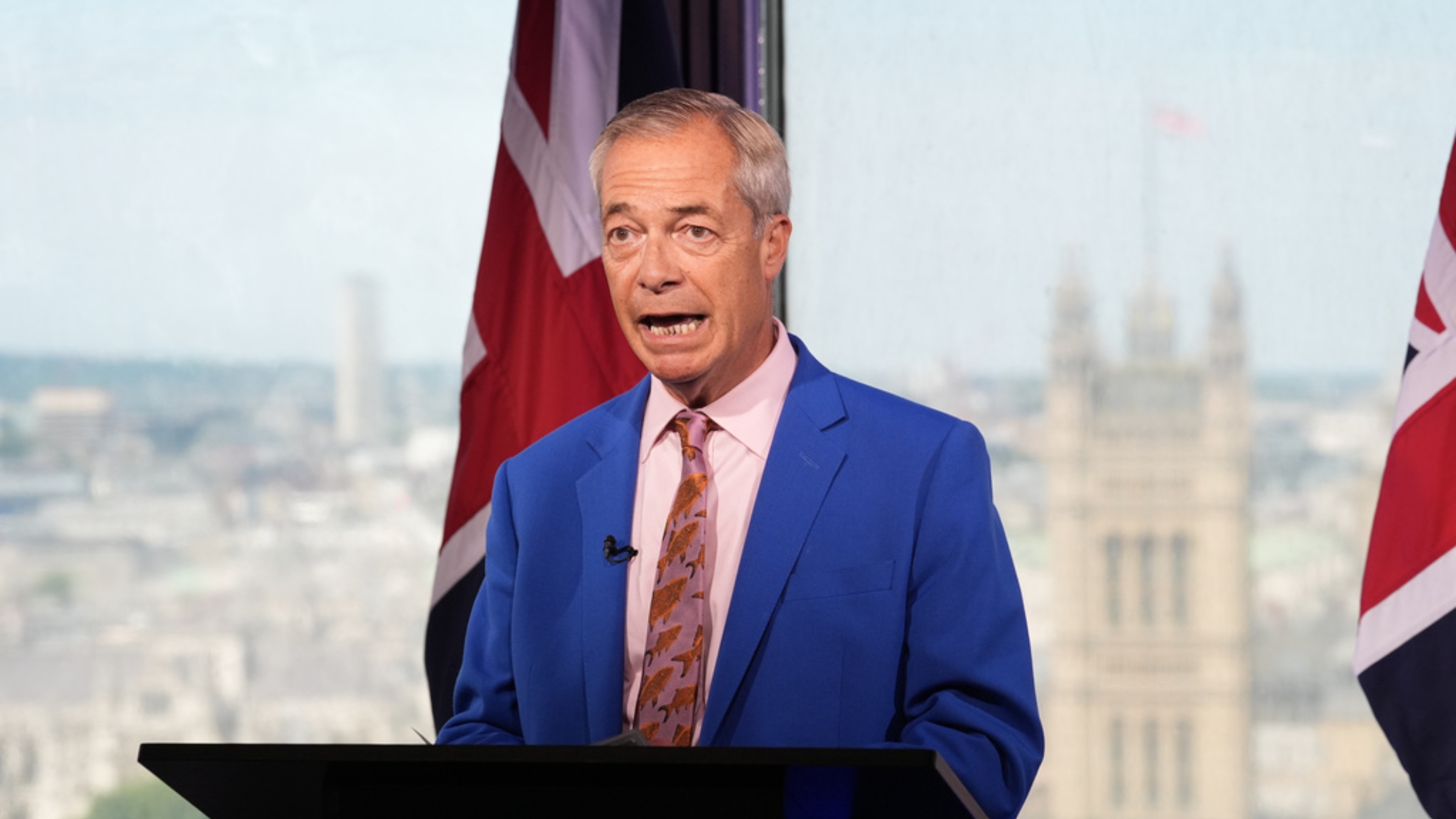 英國改革黨黨魁法拉奇陷收受禮物風波-辭去國會議席並將參加補選