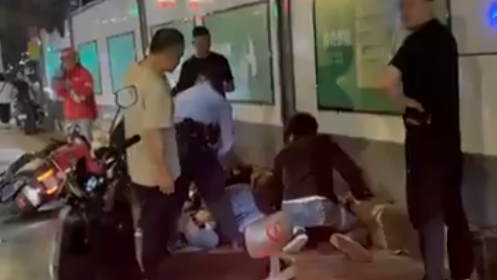 深圳羅湖東港中心兇徒斬人-保潔員鄧根仔徒手搏兇徒英勇犧牲