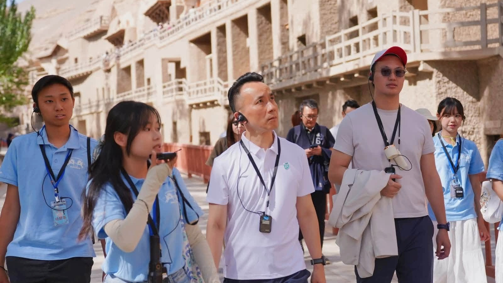 李百全見證20位港青成為莫高窟實習導賞員-勉勵承傳敦煌文化