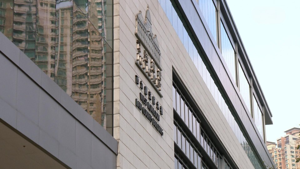 2019年的士剷上行人路-女傷者入稟向司機索償