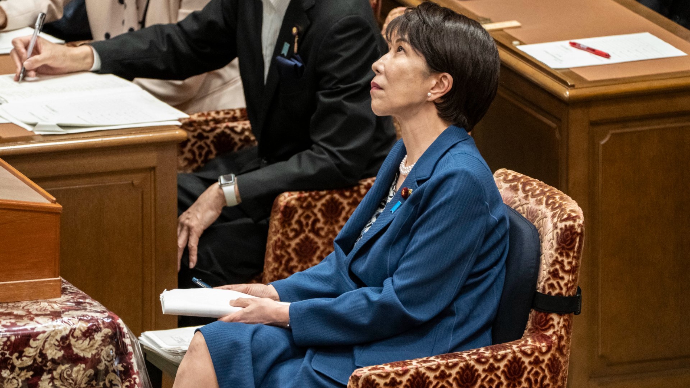 高市早苗民調下跌後自稱每日最多睡3小時惹爭議-在野黨派質疑影響判斷