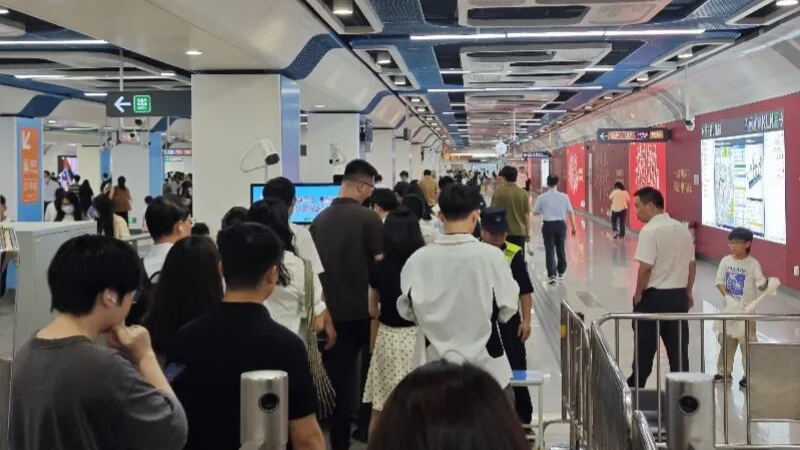深圳地鐵安檢新規引發爭議-推三項優化緩解高峰擁堵情況