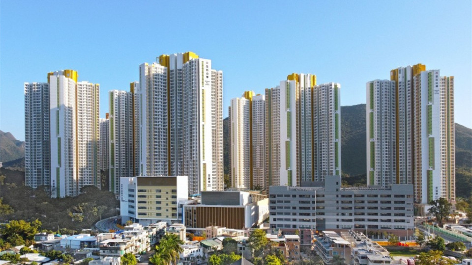 房委會通過公屋加租2-04--10月起生效-平均每月多付51元