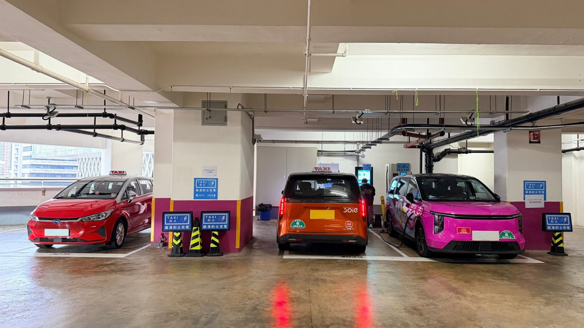 報道指充電樁不足影響的士車隊發展-環境局稱說法與事實不符