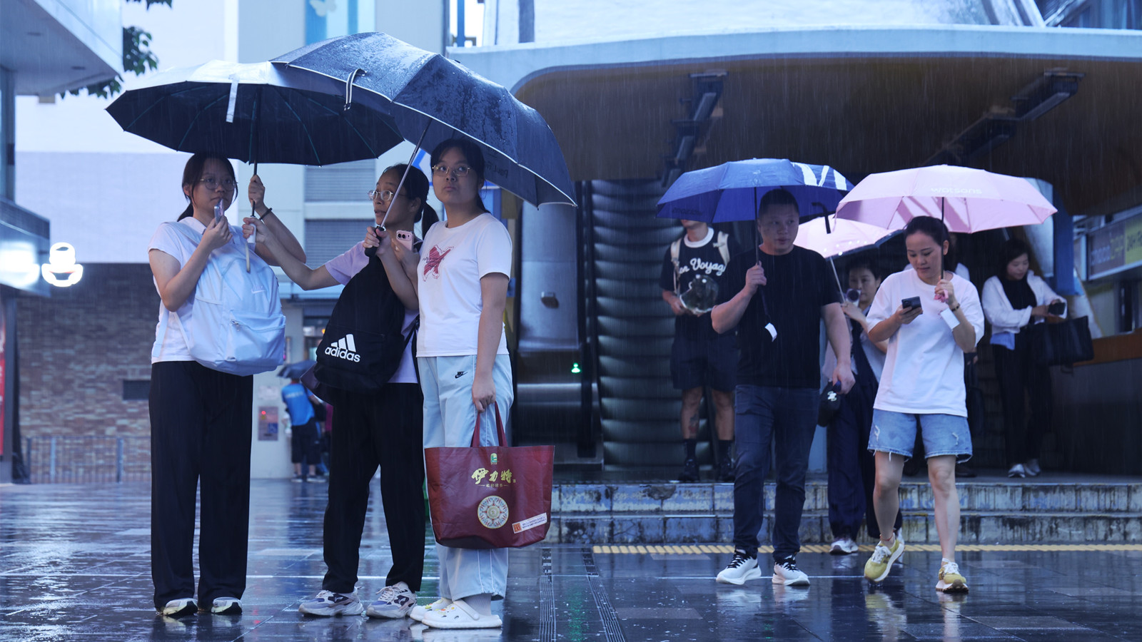 天文台改發黃色暴雨警告信號