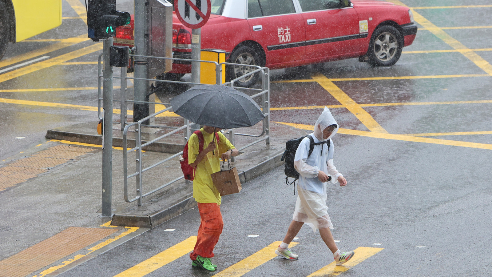 黃雨警告信號生效-天文台-是否發紅雨視乎雷雨區發展