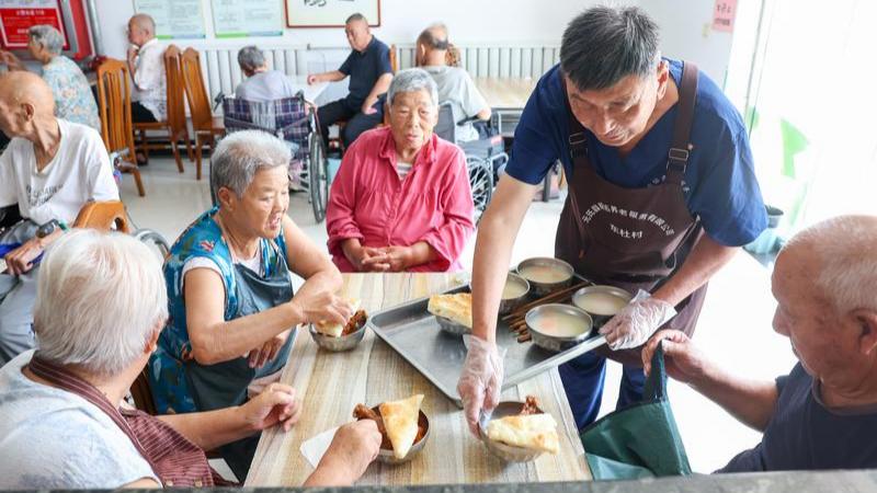 民政部-截至2025年末內地60周歲及以上老年人口超3-23億