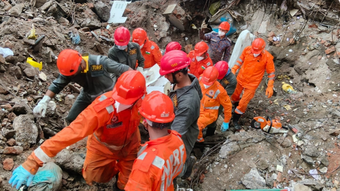 印度西部一建築物倒塌至少9死-仍有數人被困