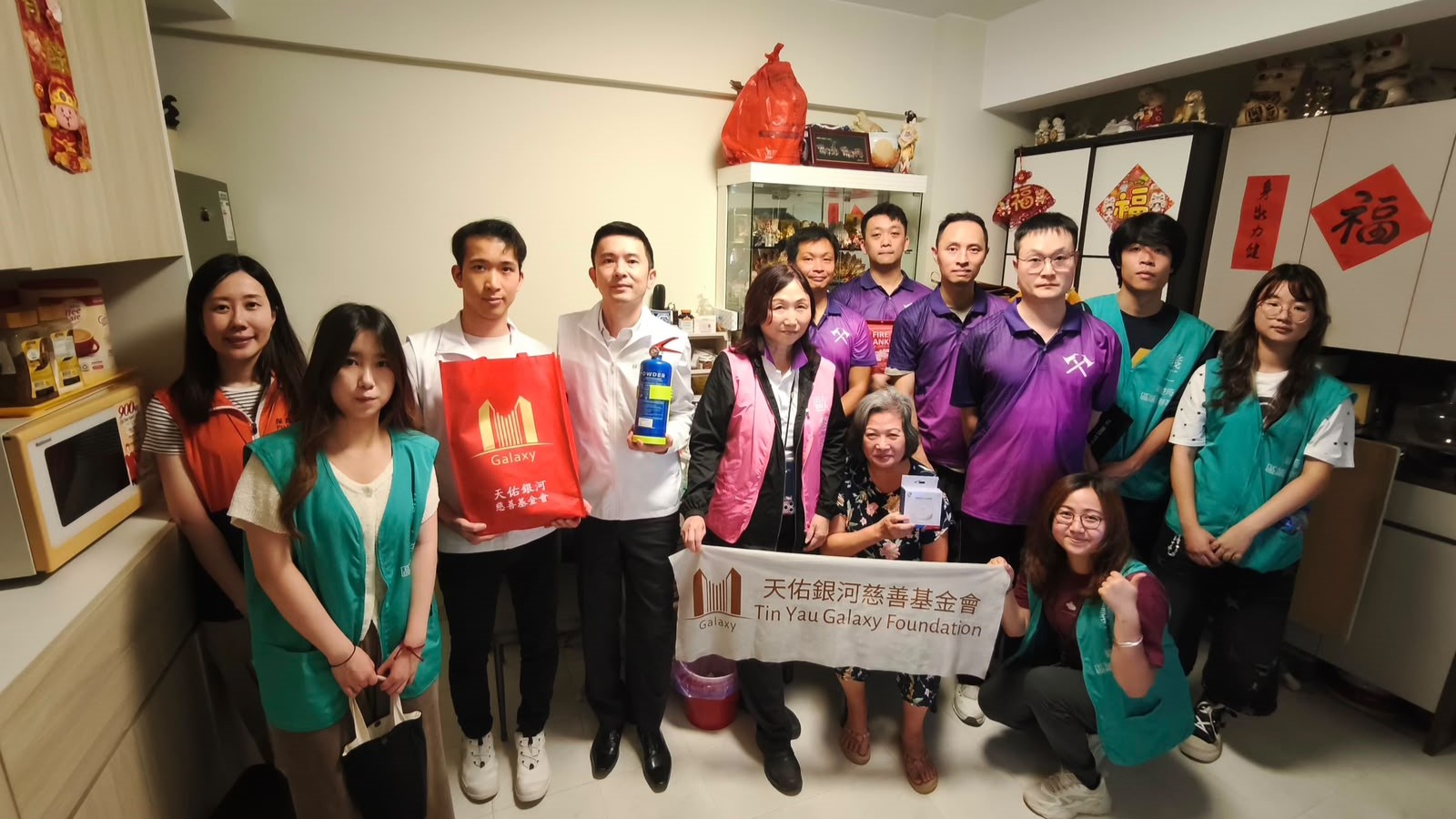 耆安守護-防火同行-家居防火計劃圓滿舉行-消防處義工隊為長者裝-防火三寶