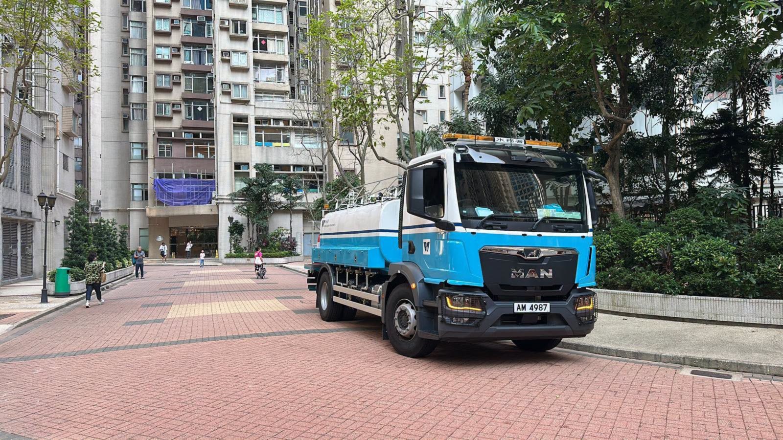 北角京華道與福蔭道交界有食水管滲漏需停水-水務署爭取午夜前完成維修